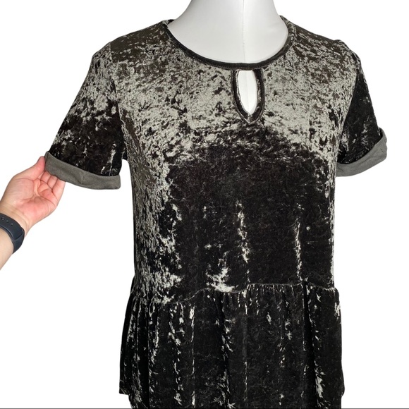 Altar’d State Crushed Velvet Peplum Top - Picture 5 of 7